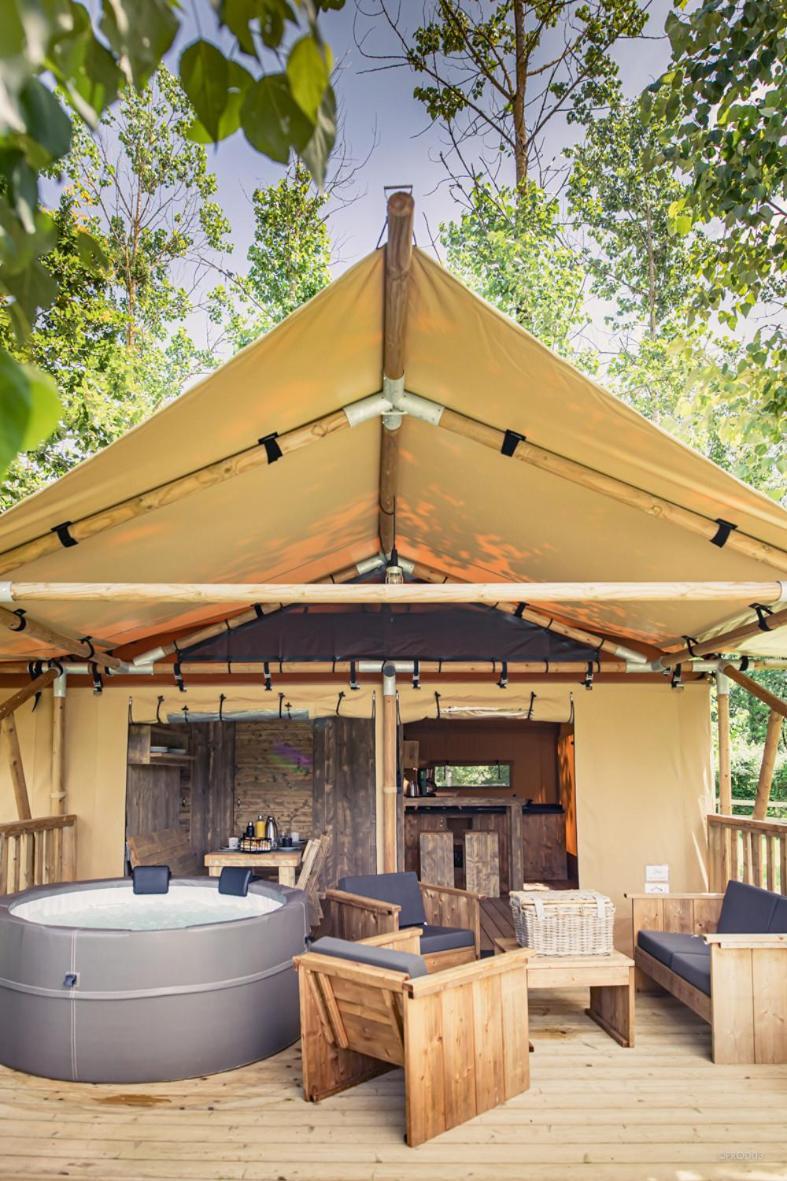 Thiel-sur-Acolin Tente Lodge Jacuzzi Privatif En Pleine Nature מראה חיצוני תמונה